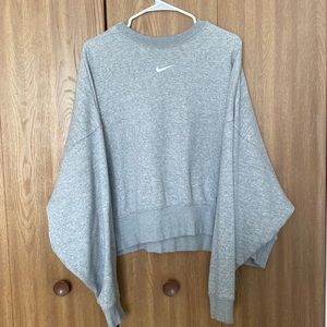 Nike oversized crewneck sweatshirt